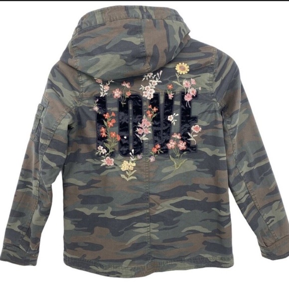 American Eagle Outfitters Jackets & Blazers - American Eagle Floral Love Camouflage Jacket​